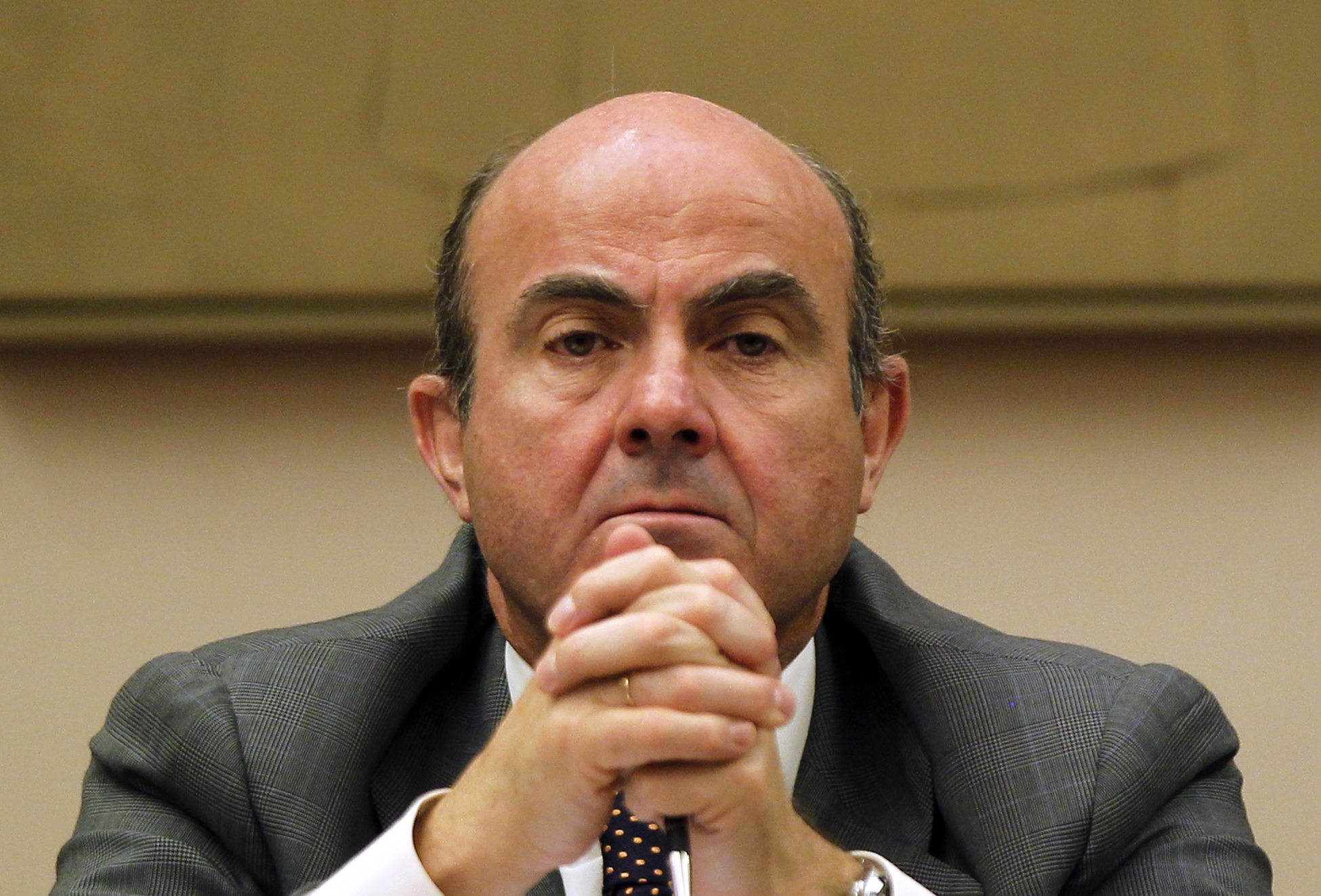 Λουίς ντε Γκίντος: Τον Ιούνιο οι αποφάσεις της ΕΚΤ για μείωση επιτοκίων