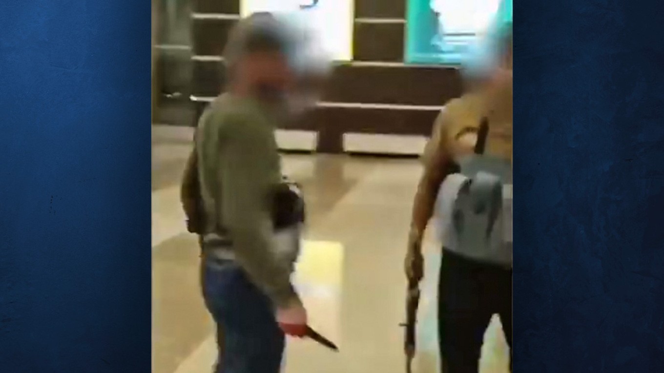 Blame game, αναπάντητα ερωτήματα και πόλεμος προπαγάνδας για το μακελειό στη Μόσχα