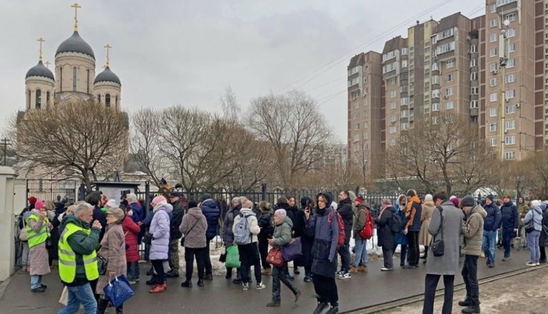 Μόσχα: Πάνω 1.000 άνθρωποι στην κηδεία του Ναβάλνι (tweets + vid) (upd)