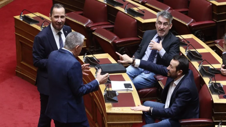 Τριγμοί στο μέτωπο της πρότασης δυσπιστίας: Αντιδράσεις μετά την αποκάλυψη Παππά για προσυνεννόηση