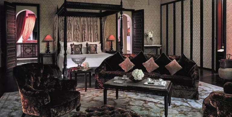 Πώς είναι η εμπειρία στη βασιλική χλιδή του πιο μεγαλοπρεπούς ξενοδοχείου στο Μαρόκο