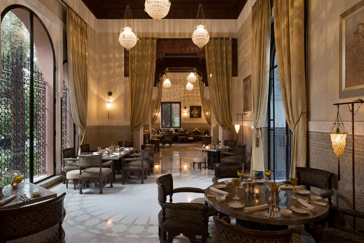 Πώς είναι η εμπειρία στη βασιλική χλιδή του πιο μεγαλοπρεπούς ξενοδοχείου στο Μαρόκο