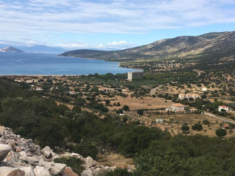 «Πολυδιάστατο θέρετρο» στην Ερμιονίδα από Καλλιτσάντση – Σαραντόπουλο