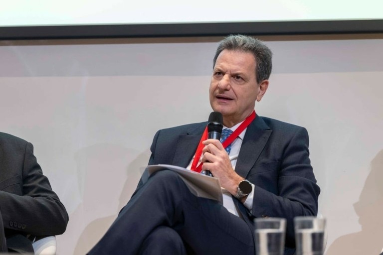 Σκυλακάκης: Στα επόμενα τρία χρόνια πρέπει να πάρουμε αποφάσεις για τα επόμενα 30 – Τι είπε για τα αυθαίρετα