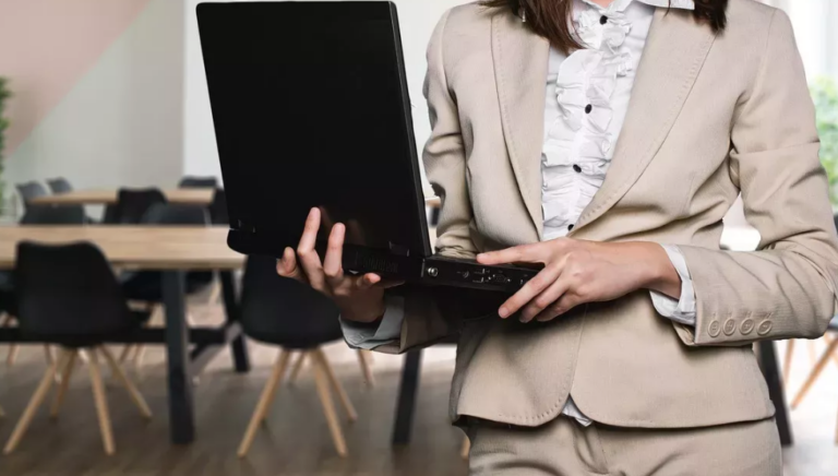 Δύο φράσεις για να είστε πιο επιτυχημένος υπάλληλος ή διευθυντής – Kαι δυο που πρέπει να αποφεύγετε