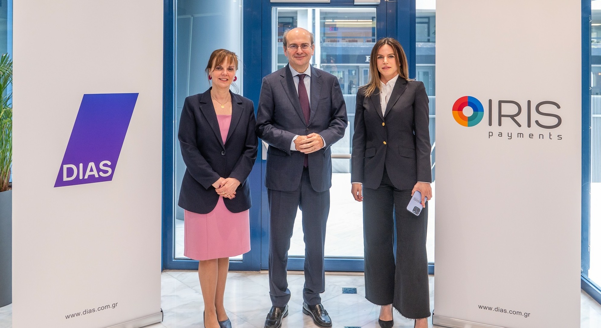 Καθολική επέκταση των πληρωμών IRIS – Χαμηλώνουν οι προμήθειες και στα POS