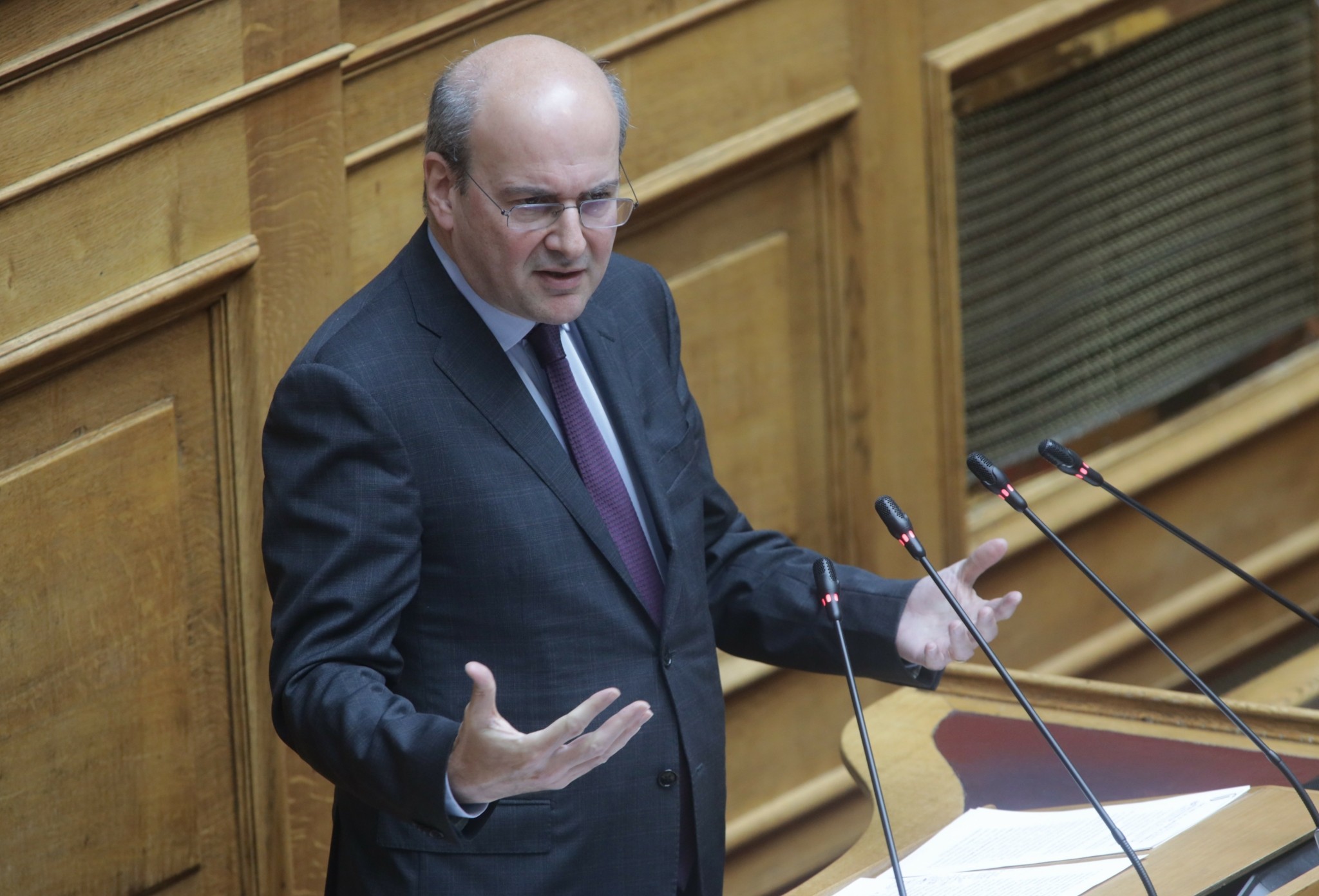 Χατζηδάκης: Το 90% των επιχειρήσεων προχωρούν στη διασύνδεση POS με ταμειακές