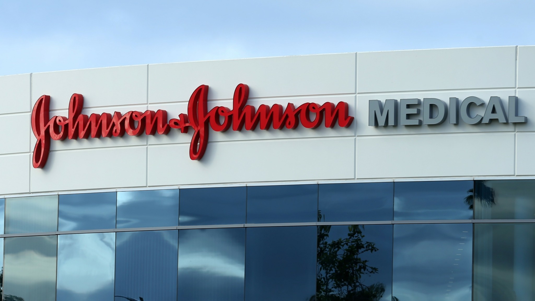 Johnson & Johnson: Πώς έκλεισε η συμφωνία για εξαγορά της Shockwave Medical έναντι $13 δισ.