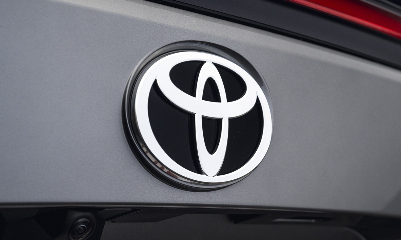 Η Toyota σπάει ταμεία