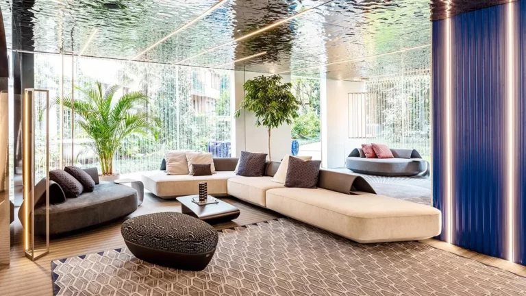 Bugatti: Ακόμα και τα έπιπλά της είναι απλησίαστα