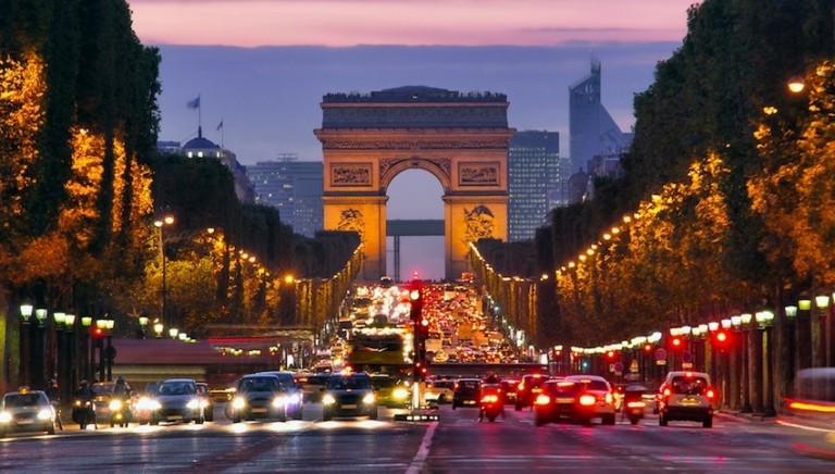 Η Γαλλία προετοιμάζεται για επώδυνες περικοπές