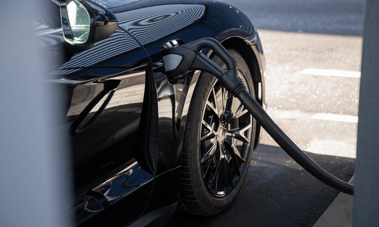 Η Ε.E χρειάζεται οχτώ φορές περισσότερα σημεία φόρτισης ετησίως για να καλύψει τη ζήτηση