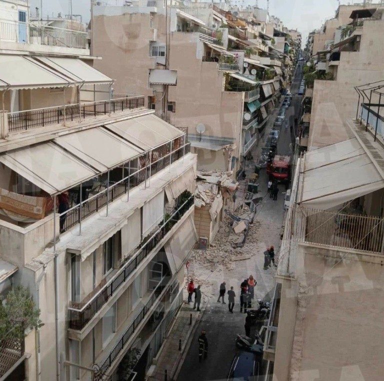 Πειραιάς: Ένας νεκρός αστυνομικός από την κατάρρευση τμήματος κτηρίου (upd)