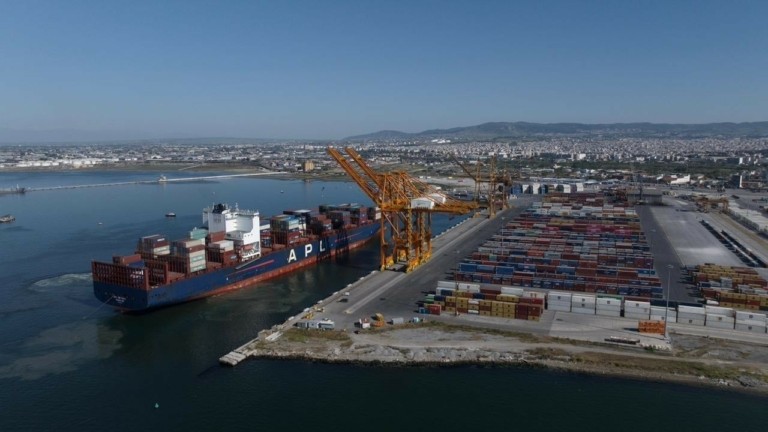 ΟΛΘ: Στο λιμάνι το μεγαλύτερο πλοίο εμπορευματοκιβωτίων που έχει εξυπηρετήσει ποτέ (pic)