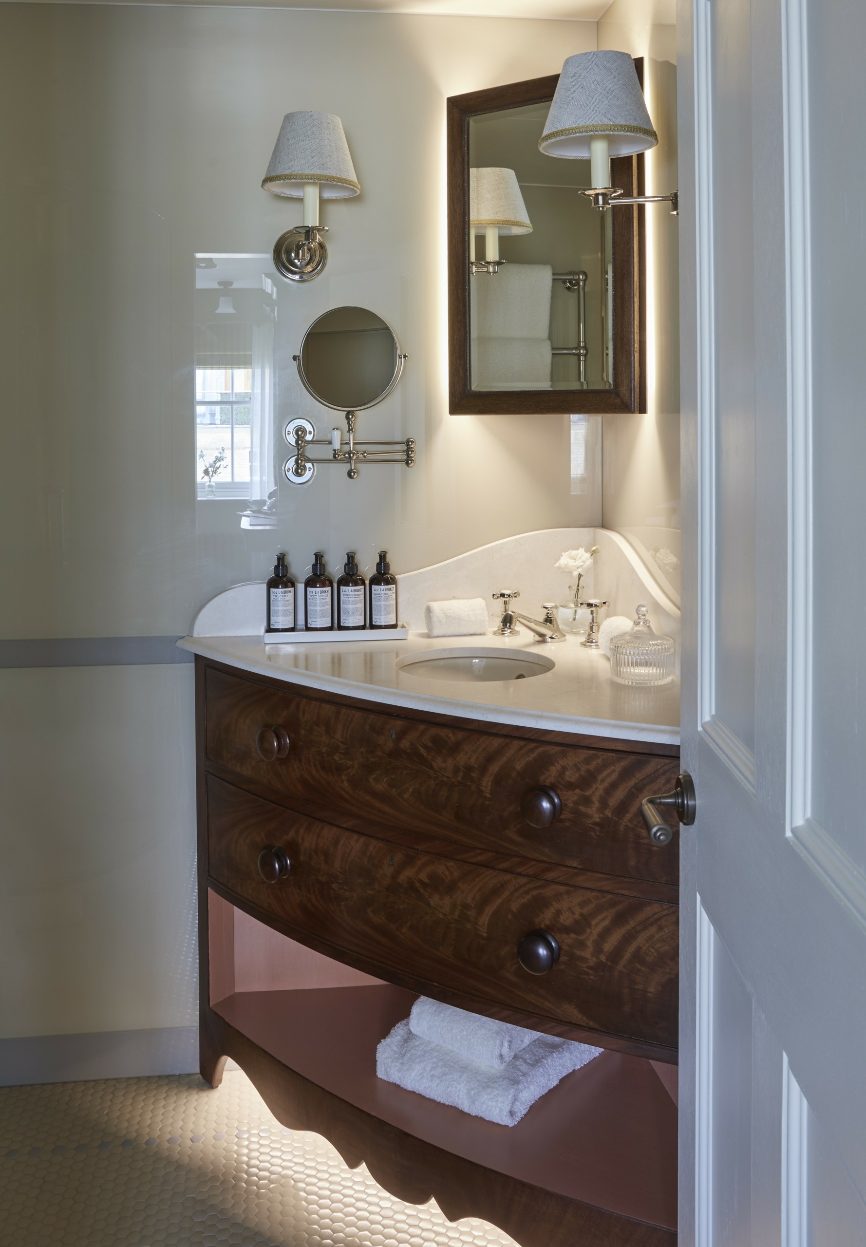 Ενα αρχοντικό στο Λονδίνο που έγινε ένα σπάνιο μπουτίκ ξενοδοχείο