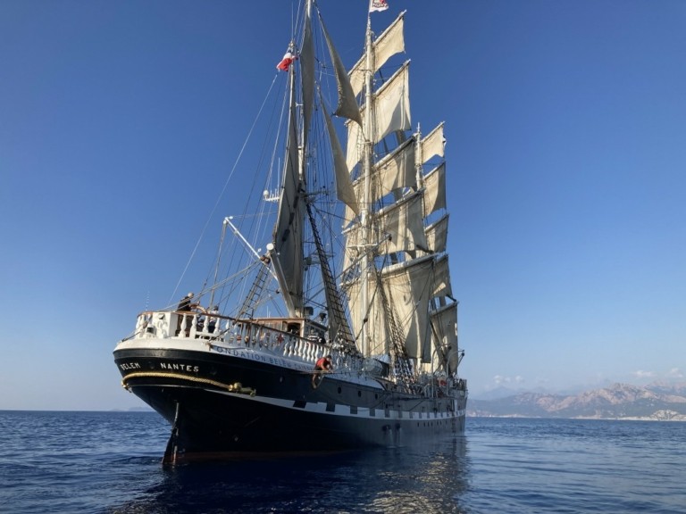 Belem: Το πλοίο-μύθος μεταφέρει την Ολυμπιακή Φλόγα στο Παρίσι