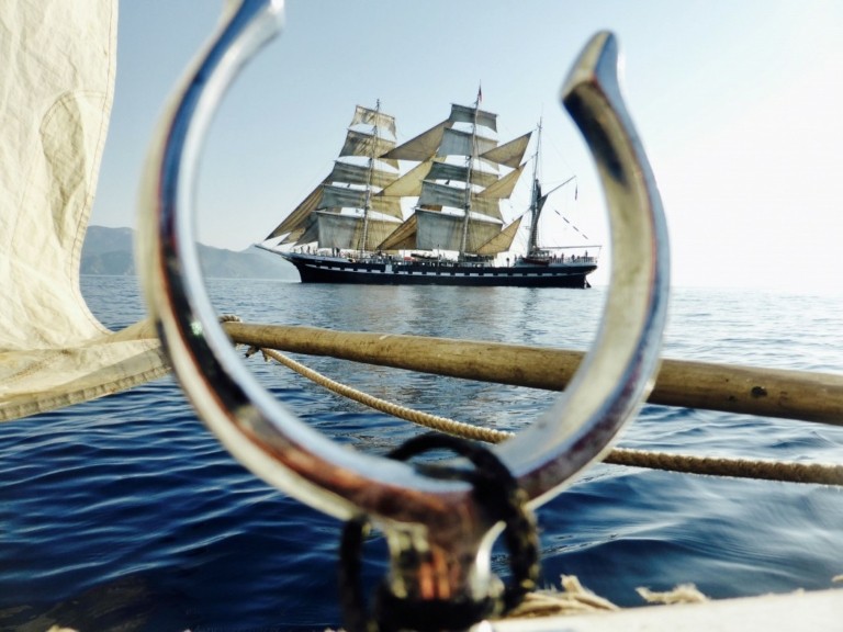 Belem: Το πλοίο-μύθος μεταφέρει την Ολυμπιακή Φλόγα στο Παρίσι