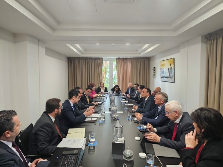 Μανουσάκης (ΑΔΜΗΕ): Επιτάχυνση της διασύνδεσης με Κύπρο ζήτησε το Ισραήλ