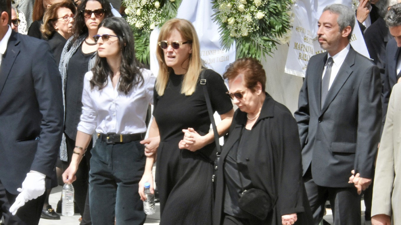 Πραγματοποιήθηκε η κηδεία του Γιάννη Φέρτη – Πλήθος καλλιτεχνών για το τελευταίο «αντίο» στον ηθοποιό