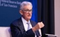 Fed: Η επιμονή του Πάουελ να διατηρήσει τα υψηλά 20ετίας και το στοίχημα των επενδυτών