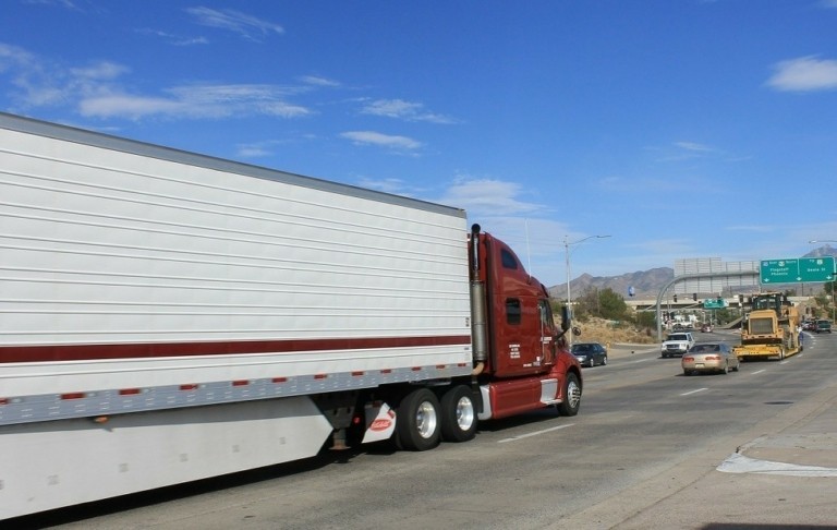 Ευρωπαϊκό Κοινοβούλιο: Τα νέα φορτηγά που θα πωλούνται από το 2040 θα έχουν μηδενικές εκπομπές ρύπων