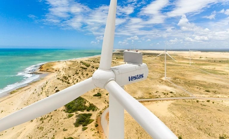 Αιολική ενέργεια: Μονόδρομος τα μεγάλα έργα σε ξηρά και θάλασσα απέναντι στην κλιματική κρίση