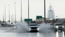 ΗΑΕ: 4 νεκροί από τις καταρρακτώδεις βροχές – Συνεχίζονται τα προβλήματα στο αεροδρόμιο του Ντουμπάι