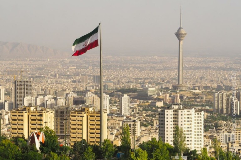 Έτοιμη η ΕΕ να επιβάλει κυρώσεις στο Ιράν για τις πυραυλικές επιθέσεις στο Ισραήλ