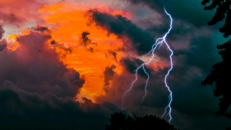 Με την υπερθέρμανση του πλανήτη αυξάνονται οι κεραυνοί