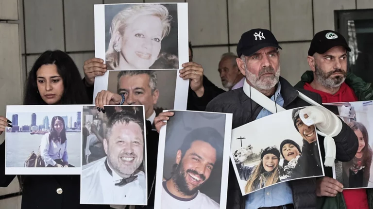 Φωτιά στο Μάτι: Ετοιμάζουν έφεση για τις ποινές και τις αθωώσεις οι συγγενείς των θυμάτων