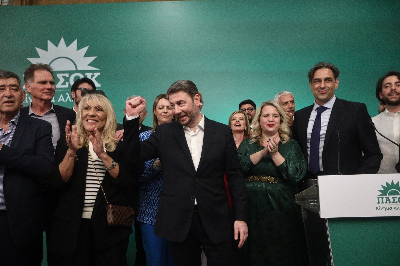 ΠΑΣΟΚ: Ανακοίνωσε τους υποψηφίους ευρωβουλευτές – Ζαγοράκης, Αρναούτογλου, Καλλιακμάνης στη λίστα (vid)