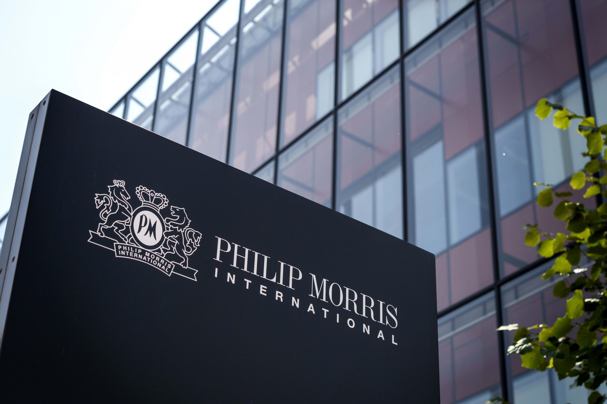 Phillip Morris International: Ανησυχία των Ευρωπαίων για τις επιπτώσεις του παράνομου εμπορίου καπνού και της φορολογίας