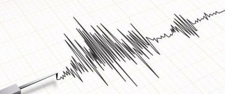Σεισμός 6,6 Ρίχτερ στην Ινδονησία (tweet)