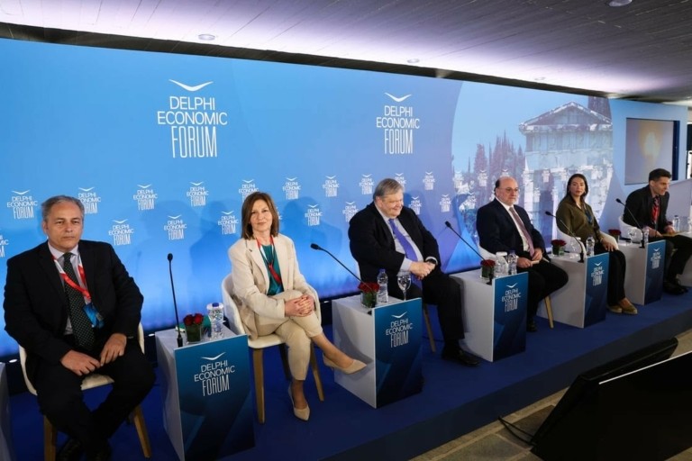 Δημοσκόπηση ΔΙΑΝΕΟΣΙΣ: Φοβισμένη και διχασμένη η ελληνική κοινωνία – Την τρομάζει η οικονομική ανασφάλεια