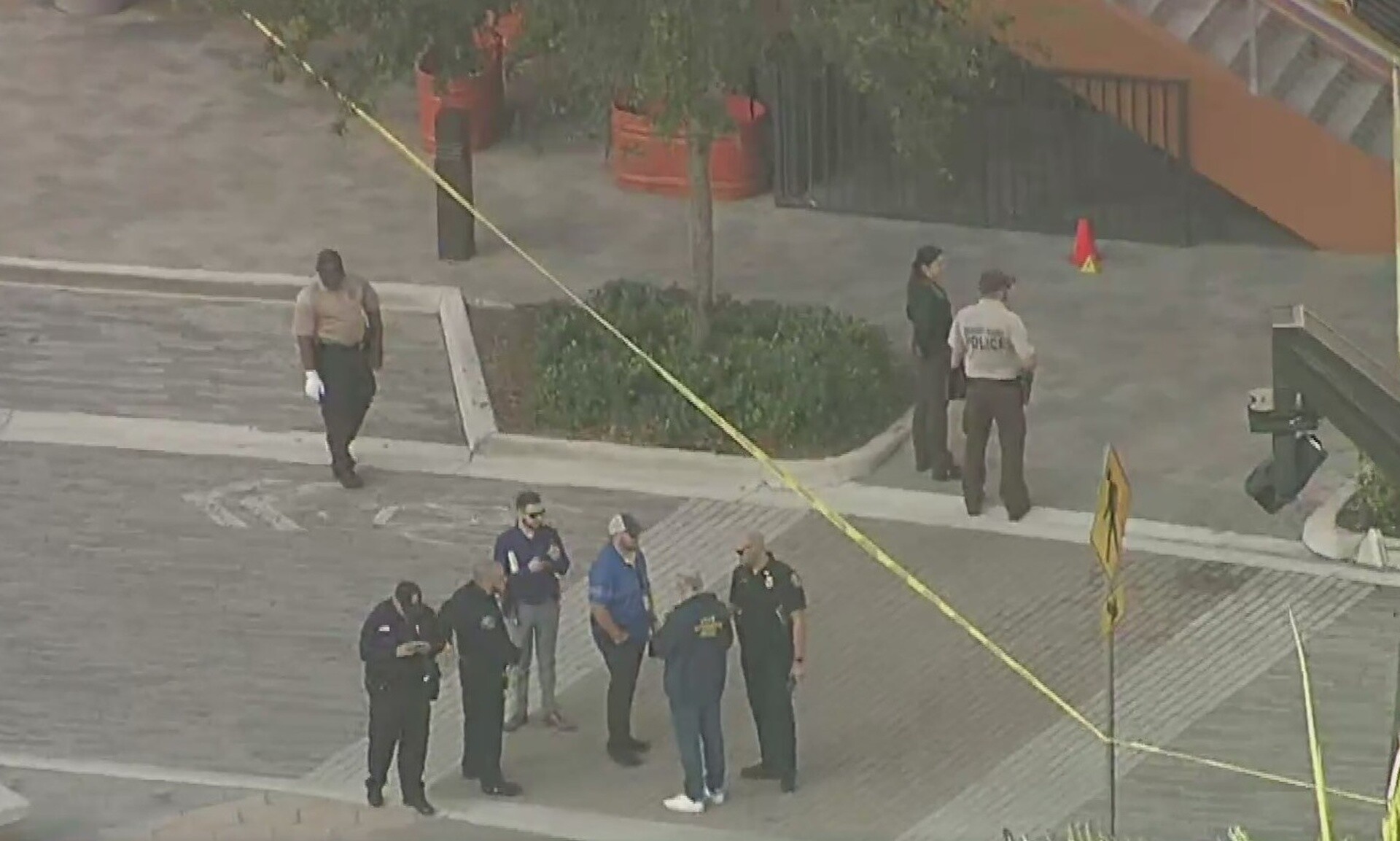 ΗΠΑ: Δύο νεκροί, επτά τραυματίες σε πυροβολισμούς που ξέσπασαν σε μπαρ στη Φλόριντα (tweet)