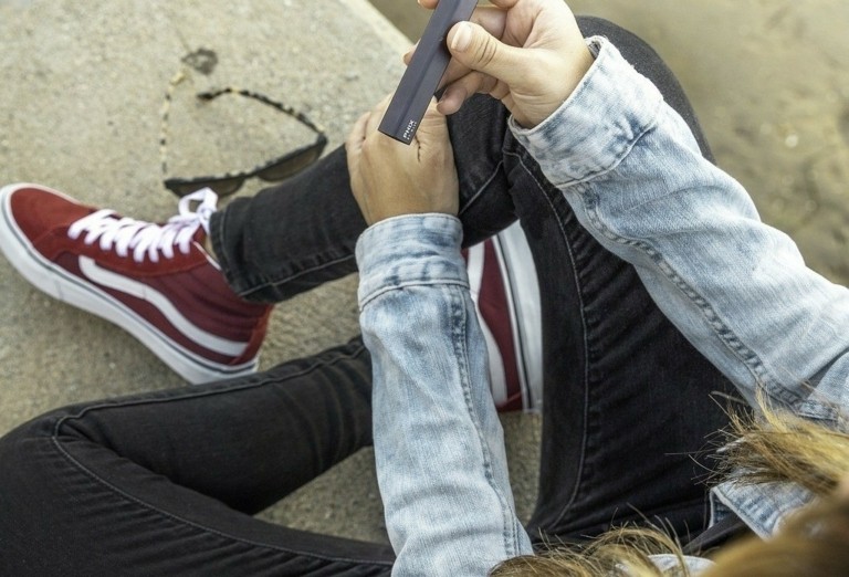 Αλκοόλ – ηλεκτρονικό τσιγάρο: Ανησυχητικά ποσοστά κατανάλωσης στα παιδιά 11-15 ετών – Tι ζητά ο ΠΟΥ