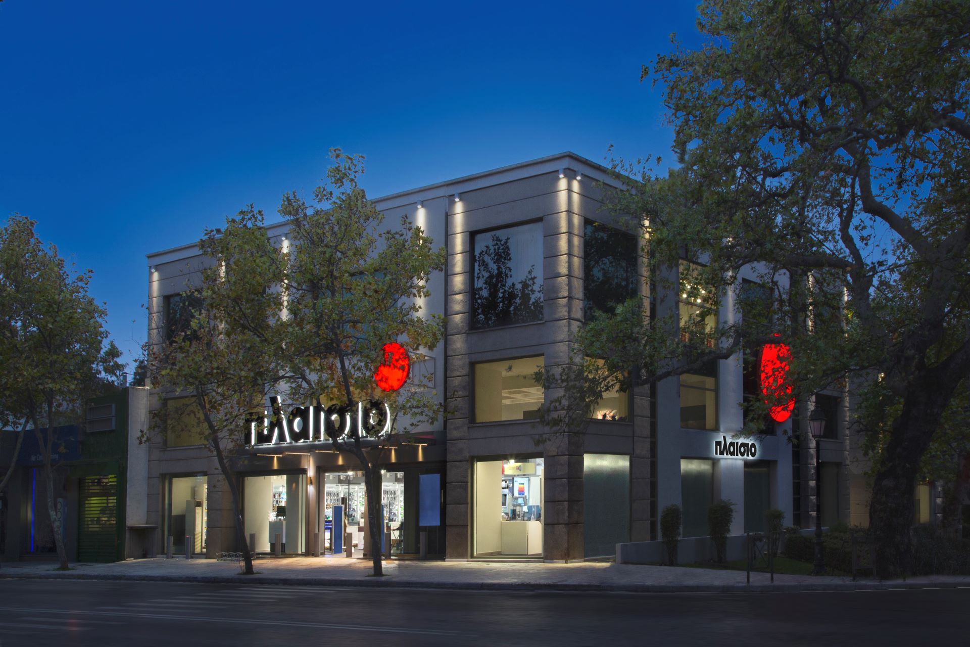 Η Πλαίσιο Computers ανανεώνει το δίκτυο καταστημάτων της (pics)