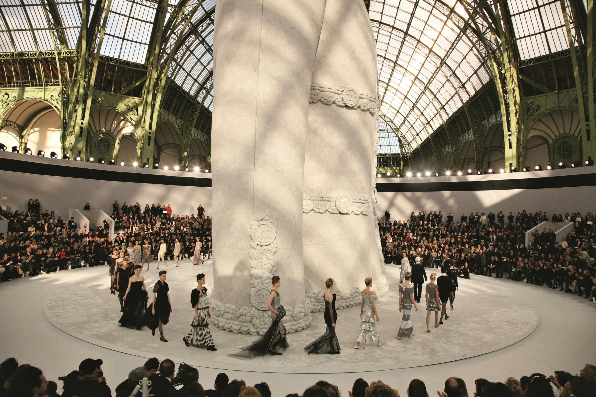 Coco Chanel: Γιατί έκανε τη διαφορά στην ιστορία της μόδας