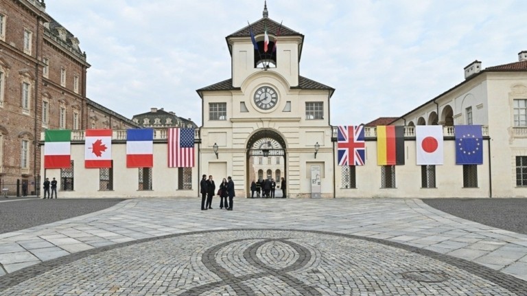«Σιγή ιχθύος» από τους υπουργούς Οικονομικών των G7 για το χρέος (πίνακες)