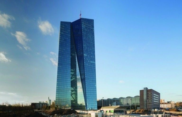 ΕΚΤ: Προειδοποιεί για τις στρατηγικές των hedge funds στην αγορά ομολόγων