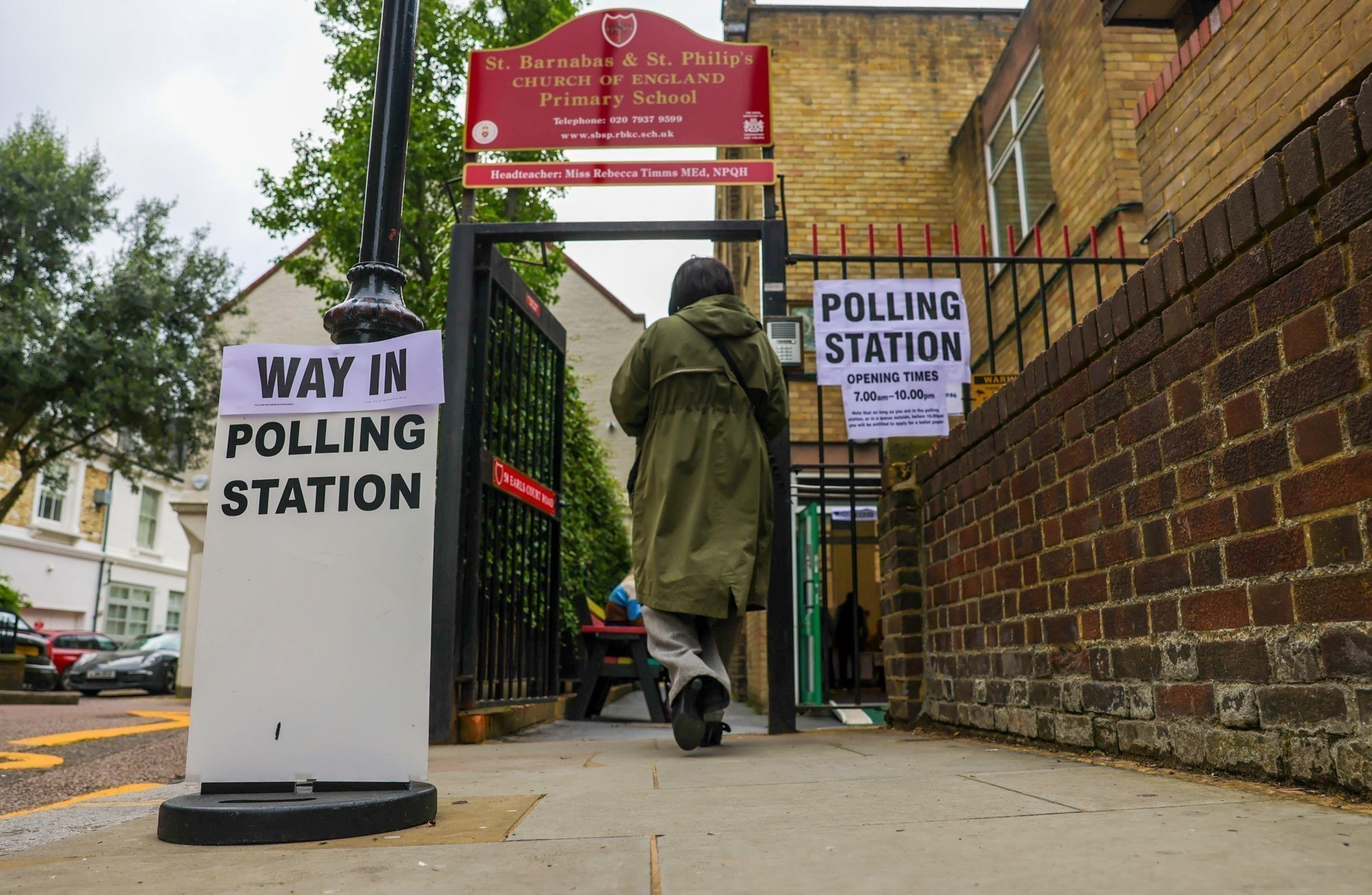 Οι πρόωρες εκλογές θα ενισχύσουν την βρετανική αγορά (πίνακες)