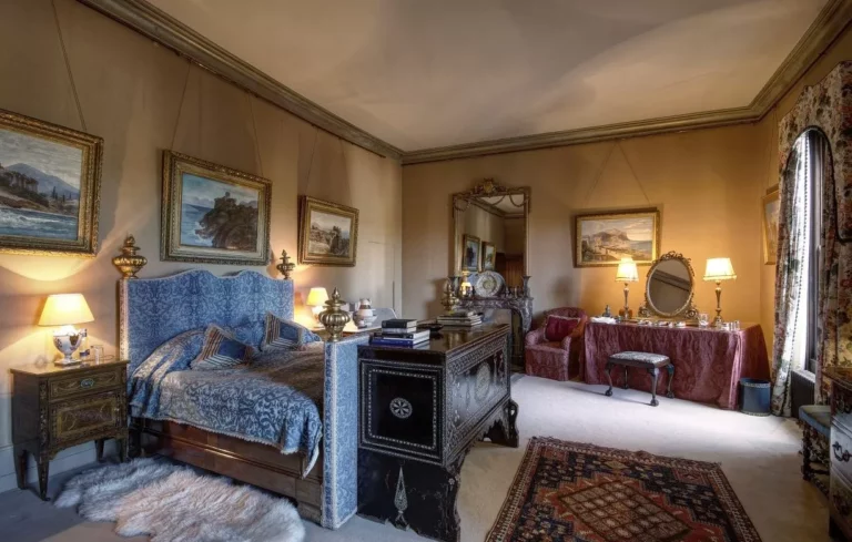 Tο κάστρο της τηλεοπτικής σειράς Succession είναι βγαλμένο από παραμύθι