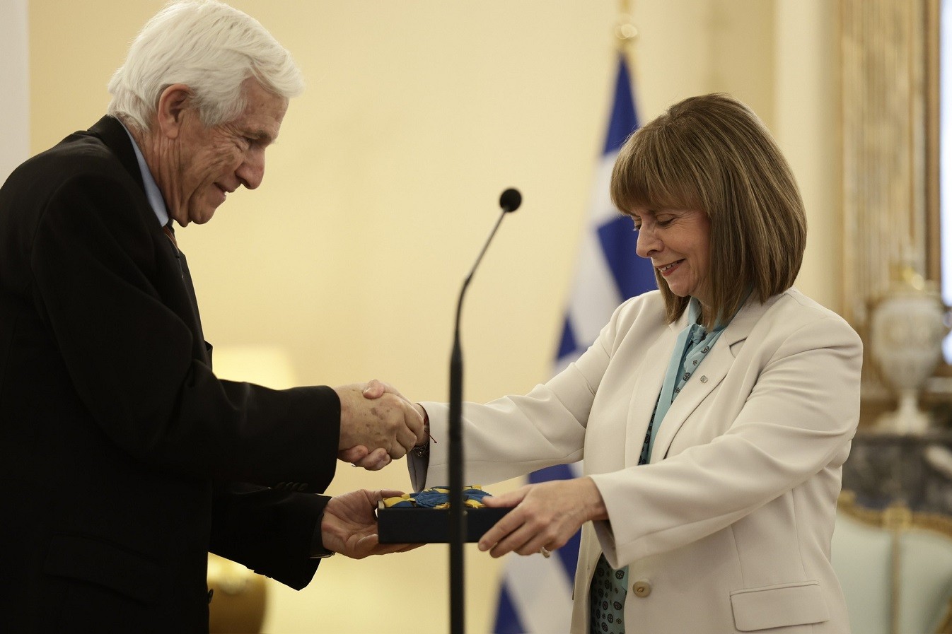 Στον Παναγιώτη Λασκαρίδη το παράσημο του Μεγαλόσταυρου του Τάγματος της Τιμής (pics) (upd)