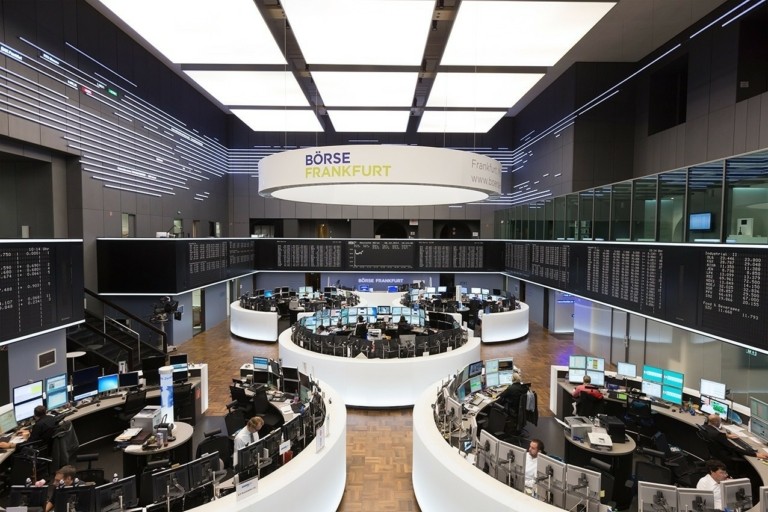 Ανοδικά οι ευρωαγορές με το βλέμμα στις αποδόσεις των ομολόγων