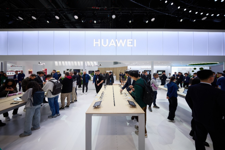 Huawei: Πώς κατάφερε να διατηρήσει την κερδοφορία της στην Ελλάδα παρά την πτώση πωλήσεων