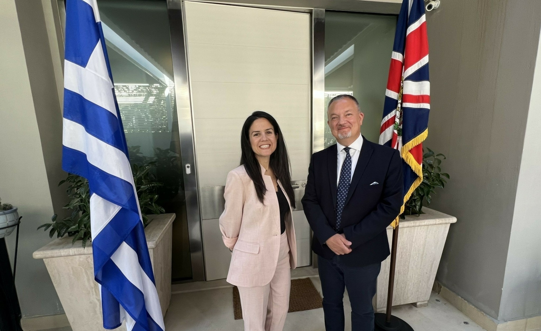 Μάθιου Λοτζ: Οι Έλληνες πλοιοκτήτες συνεισφέρουν 900 εκατ. λίρες ετησίως στη βρετανική οικονομία (pics)