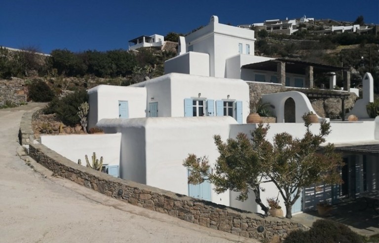 Πλειστηριασμοί: Στα αζήτητα οι «χρυσές» βίλες στην Αθήνα (pics)