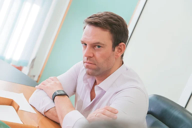 Επίσκεψη Κασσελάκη στις εγκαταστάσεις του ΔΕΔΔΗΕ