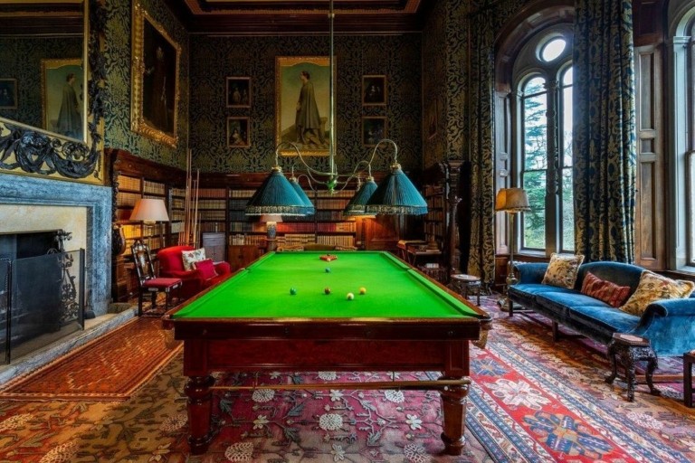 Tο κάστρο της τηλεοπτικής σειράς Succession είναι βγαλμένο από παραμύθι