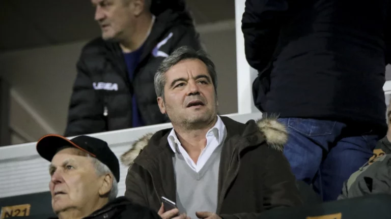 Ζήσης Βρύζας: Η «βεντέτα» με τον Σαλπιγγίδη και το σφυρί για τη μεζονέτα στη Χαλκιδική (pic)